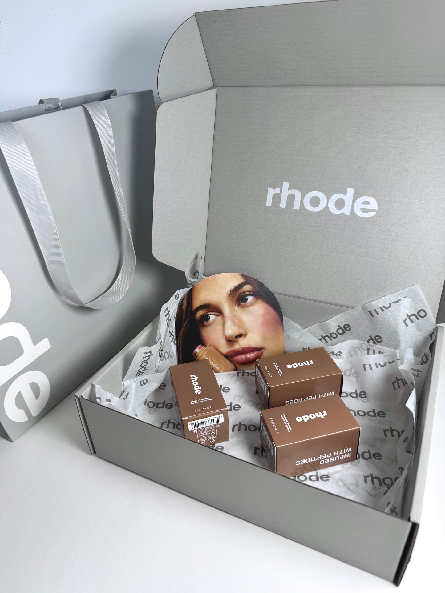 Rhode Pocket Blush ружове НОВ оригинал налични цветове от Хайли Бийбър