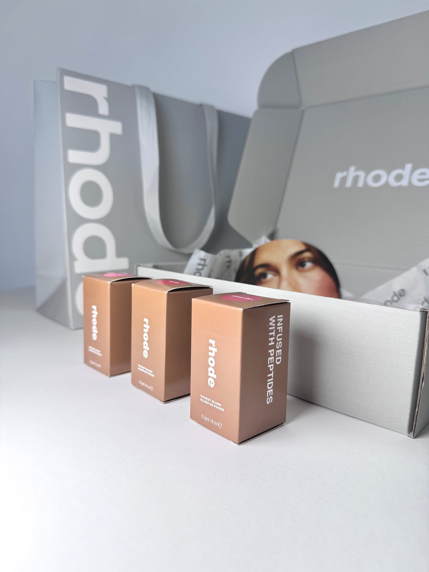 Rhode Pocket Blush ружове НОВ оригинал налични цветове от Хайли Бийбър