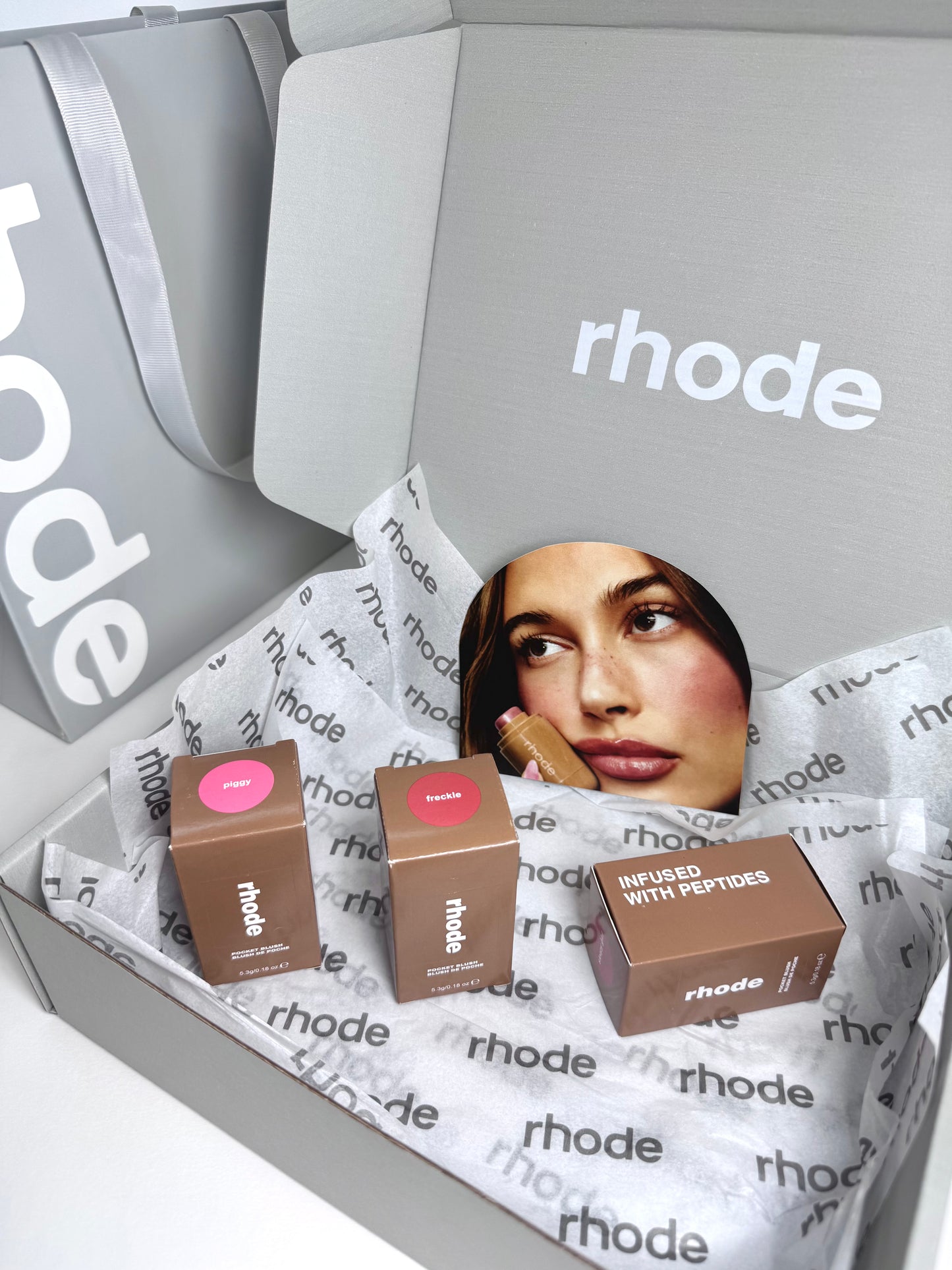 Rhode Pocket Blush ружове НОВ оригинал налични цветове от Хайли Бийбър