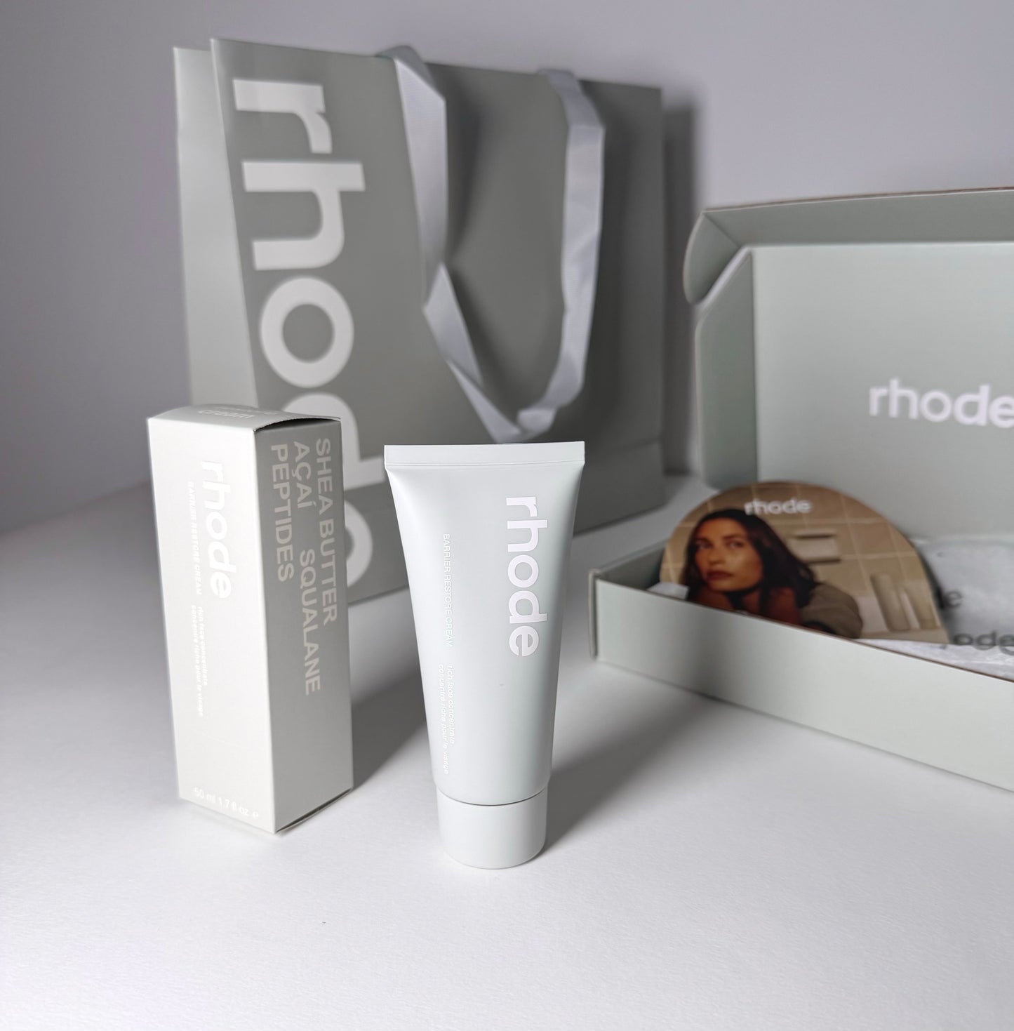 Rhode сет Glazing Milk + Barrier Restore cream + Pineapple Cleaner | несесер