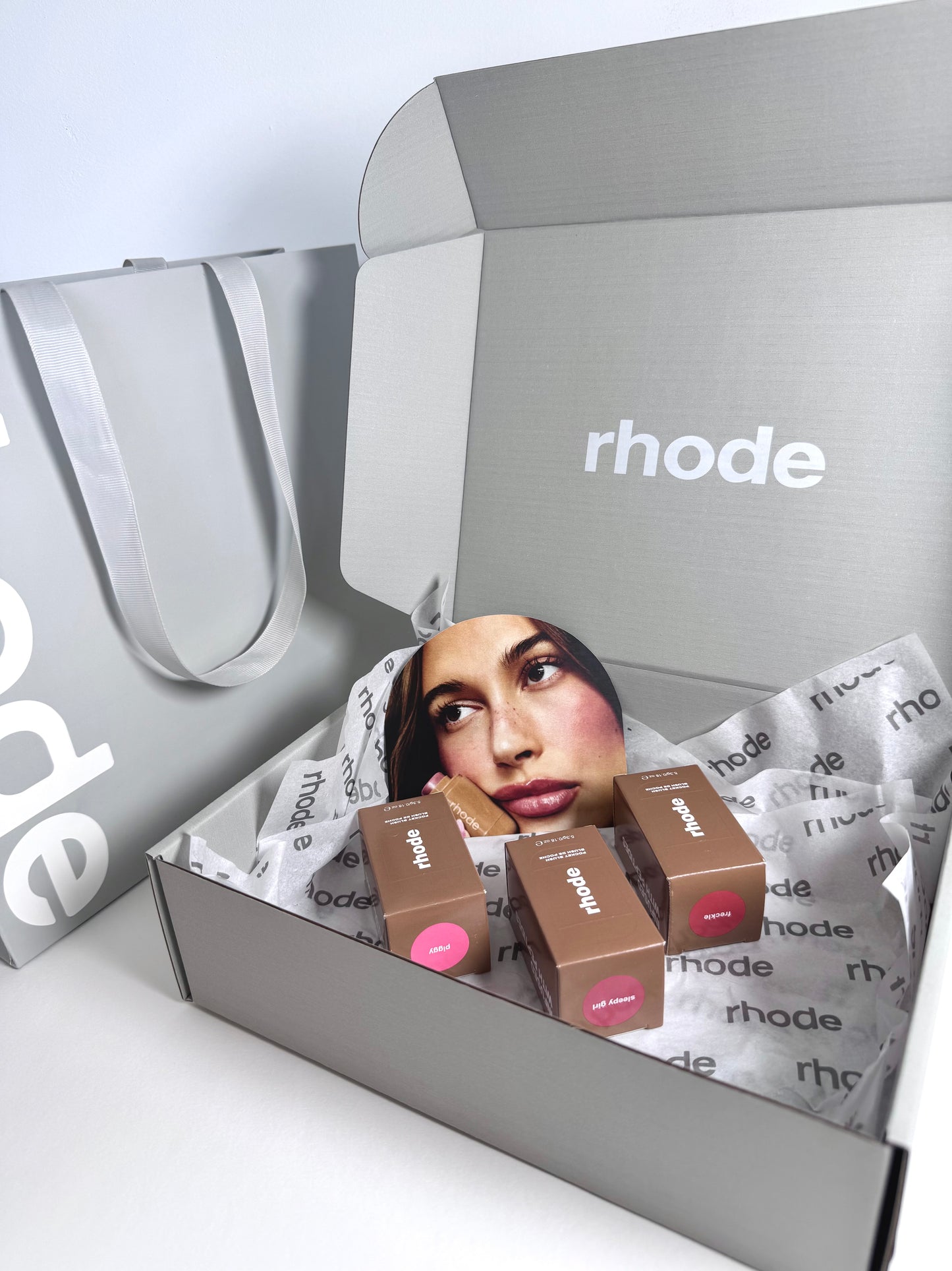 Rhode Pocket Blush ружове НОВ оригинал налични цветове от Хайли Бийбър