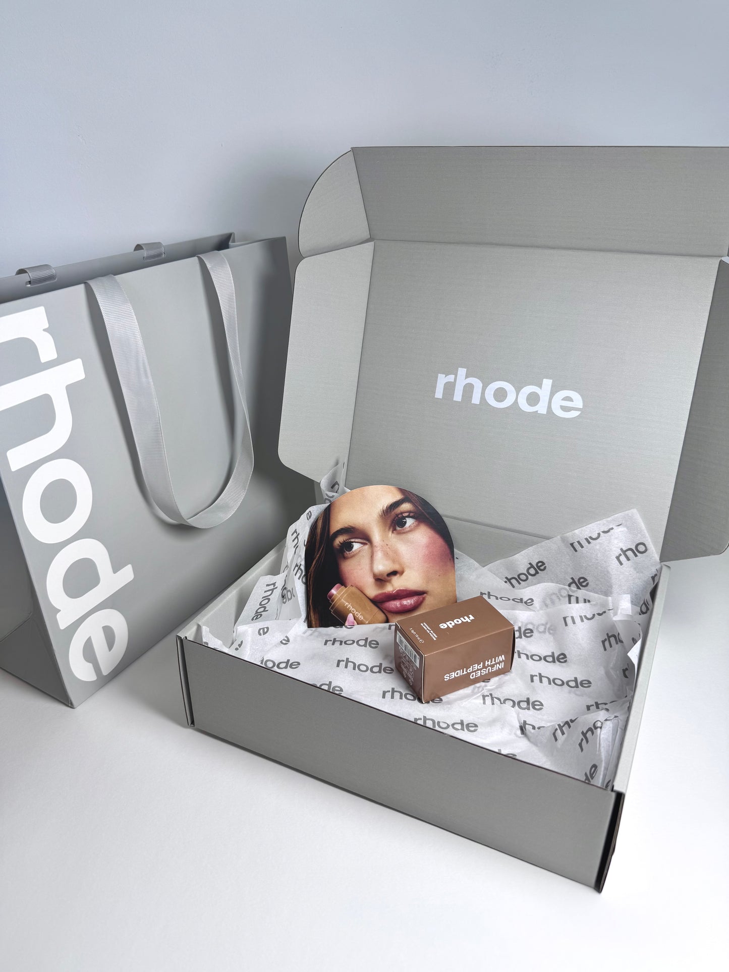 Rhode Pocket Blush ружове НОВ оригинал налични цветове от Хайли Бийбър