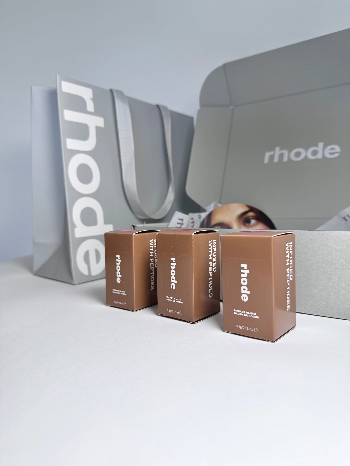 Rhode Pocket Blush ружове НОВ оригинал налични цветове от Хайли Бийбър