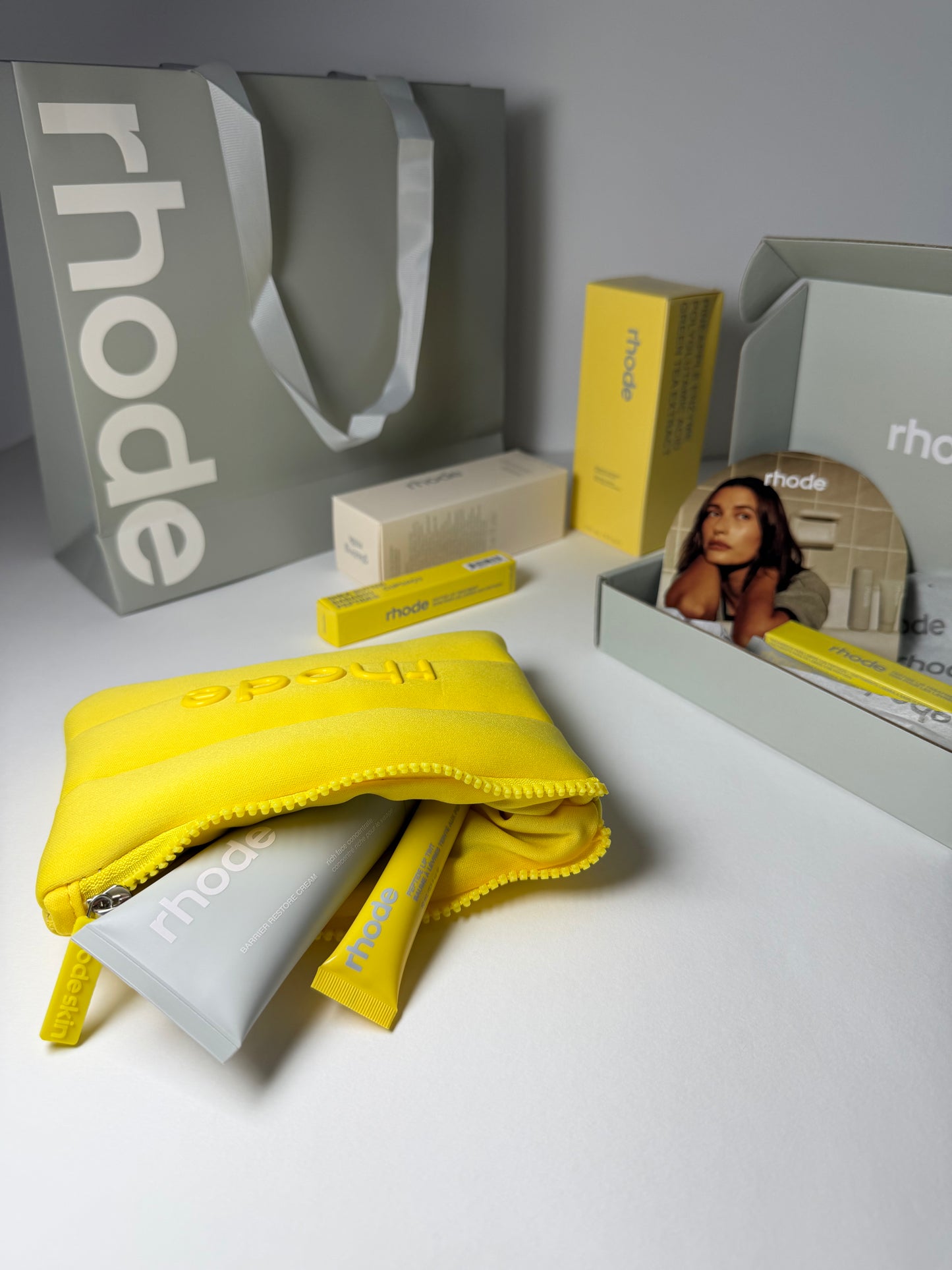 Rhode Жълт Bubble Bag Lemontini лимитиран козметичен несесер оригинал